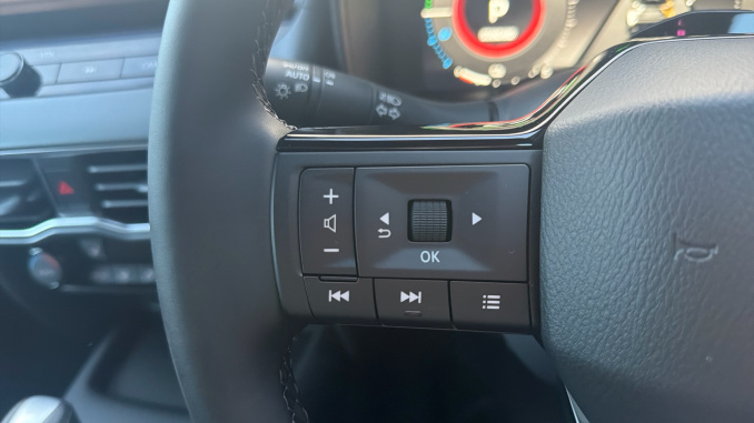 Nissan Juke 1.6 Hybrid N-Connecta 5dr Auto [Revised] Hybrid Hatchback - Image 34